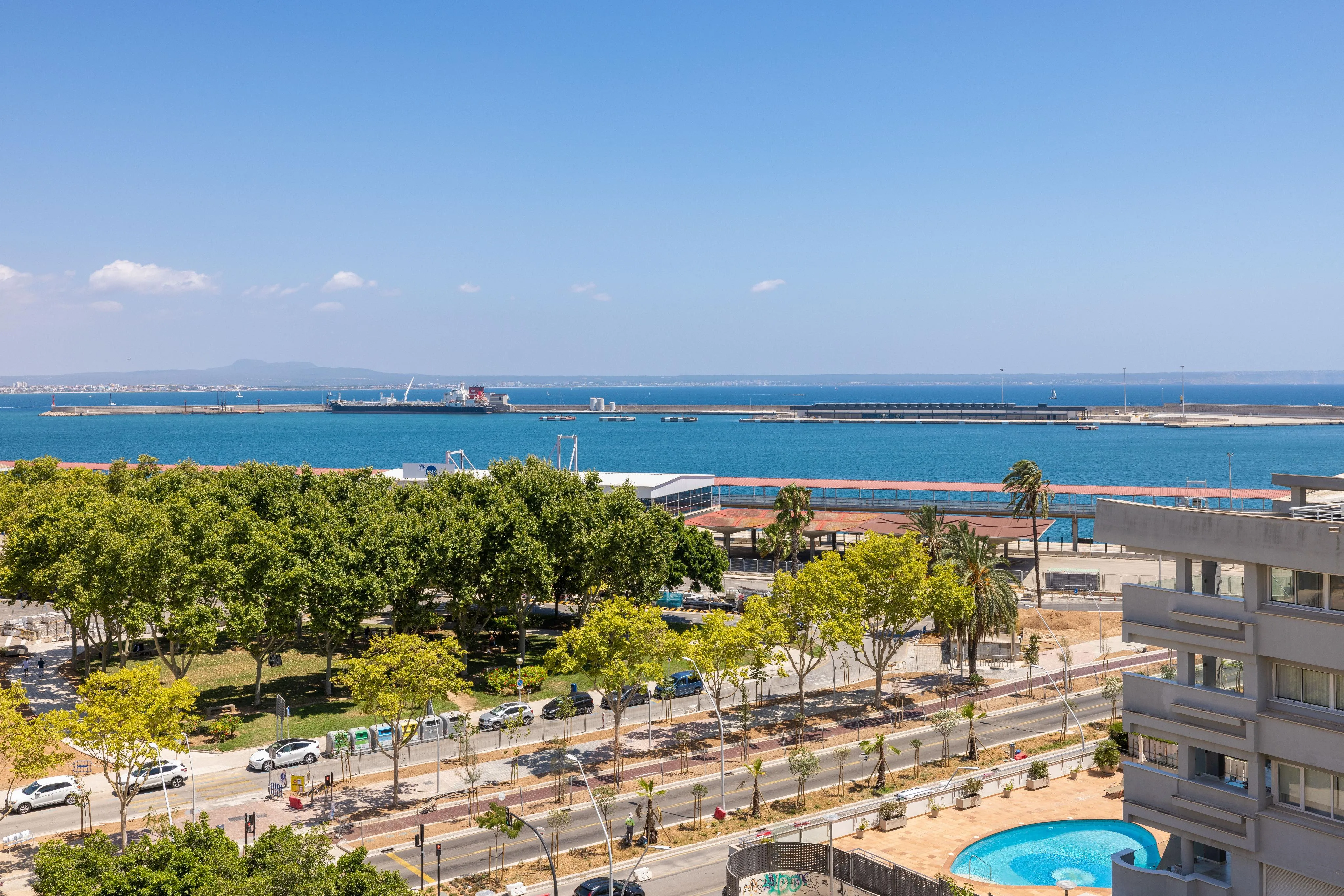 Licht en ruim gerenoveerd appartement-1