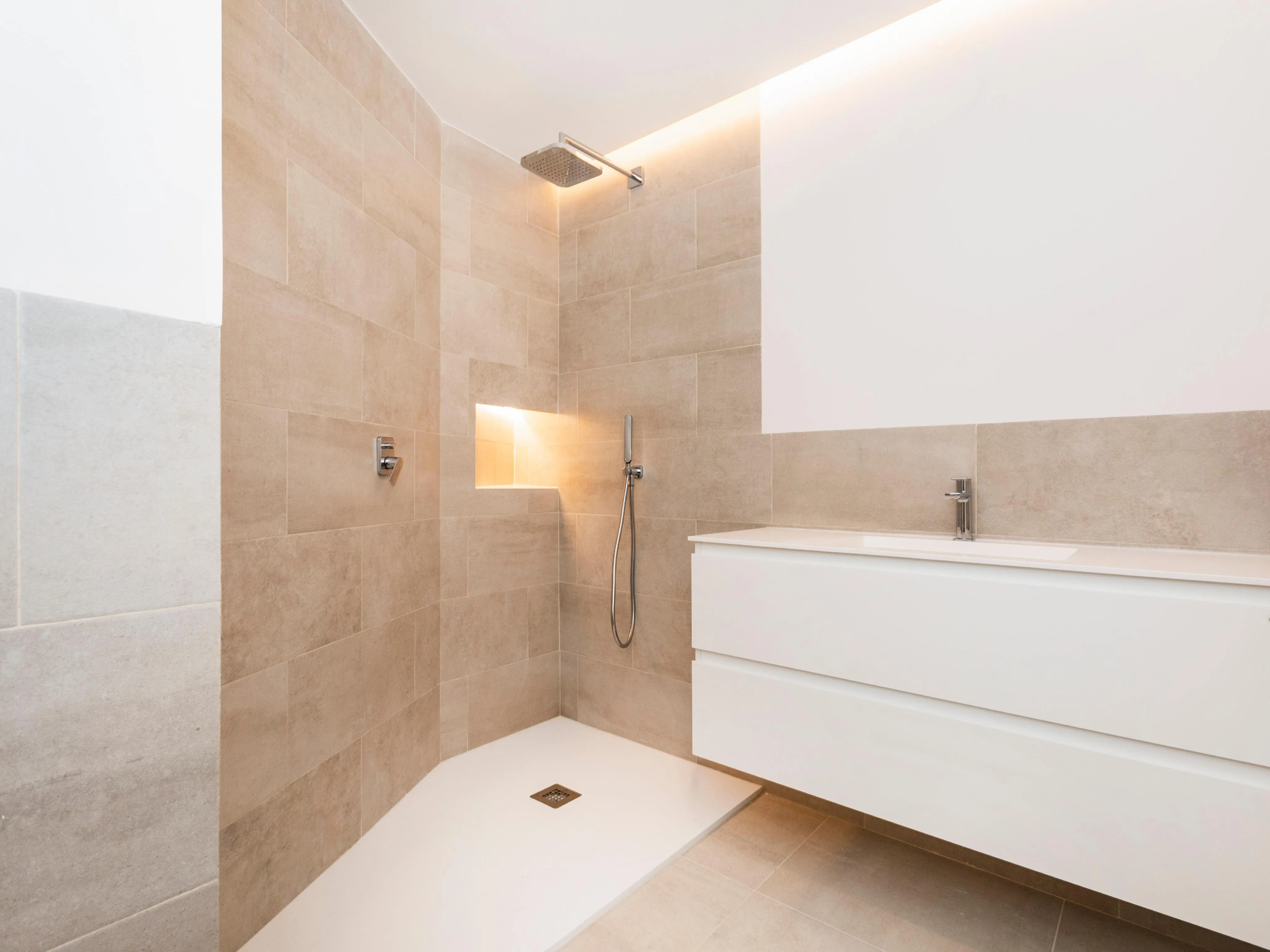 Bright and spacious renovated apartment-15