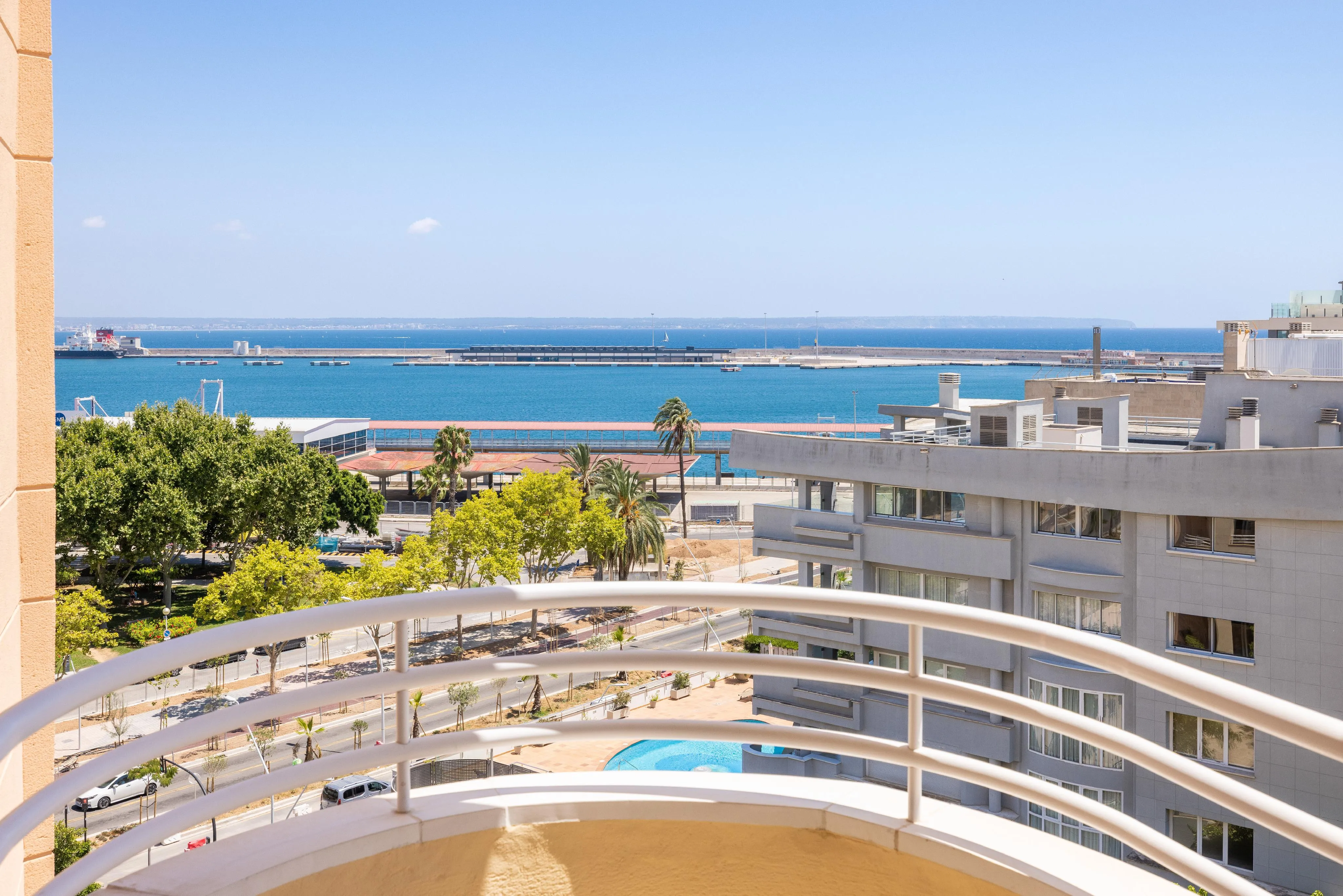 Bright and spacious renovated apartment-19