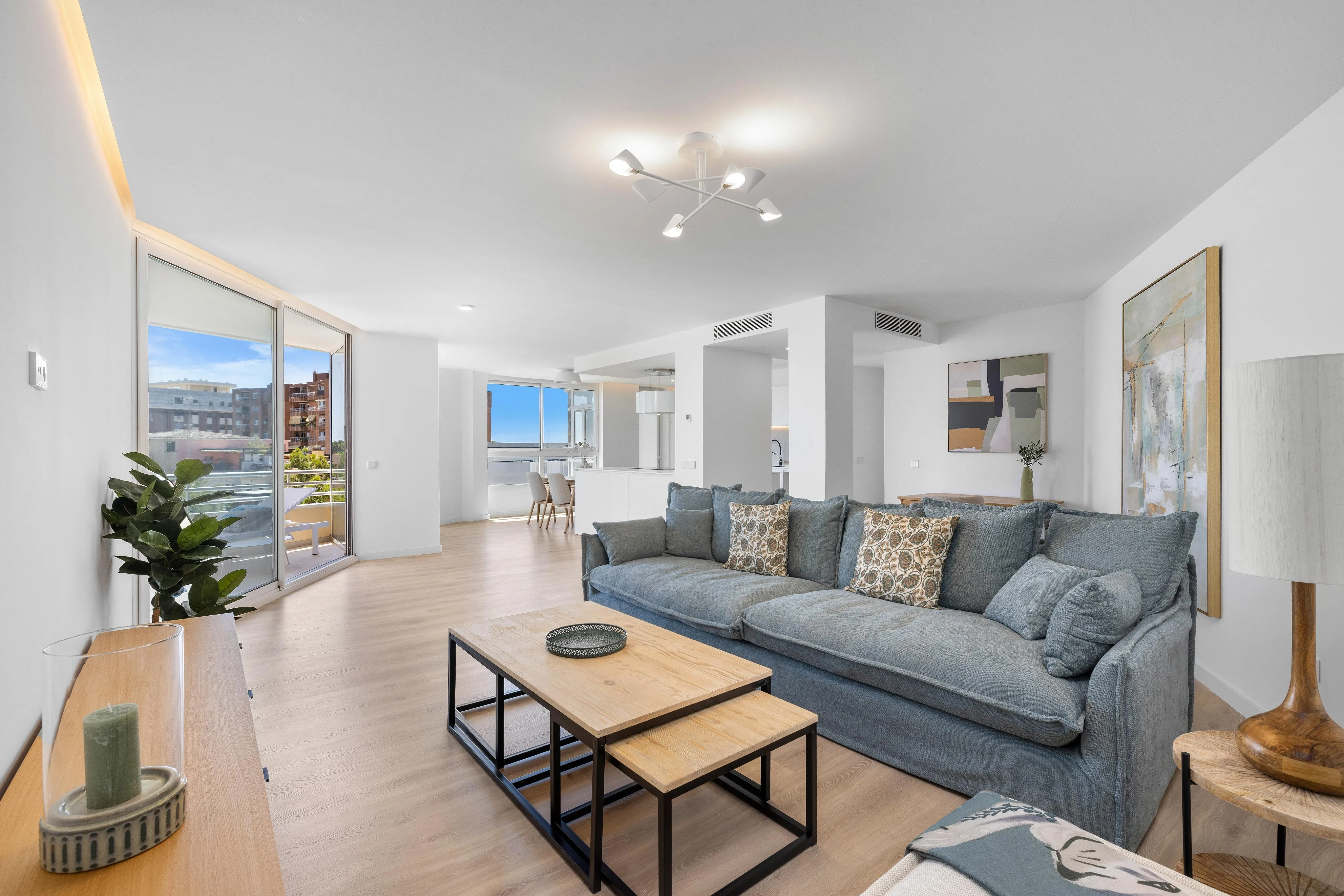 Bright and spacious renovated apartment-3