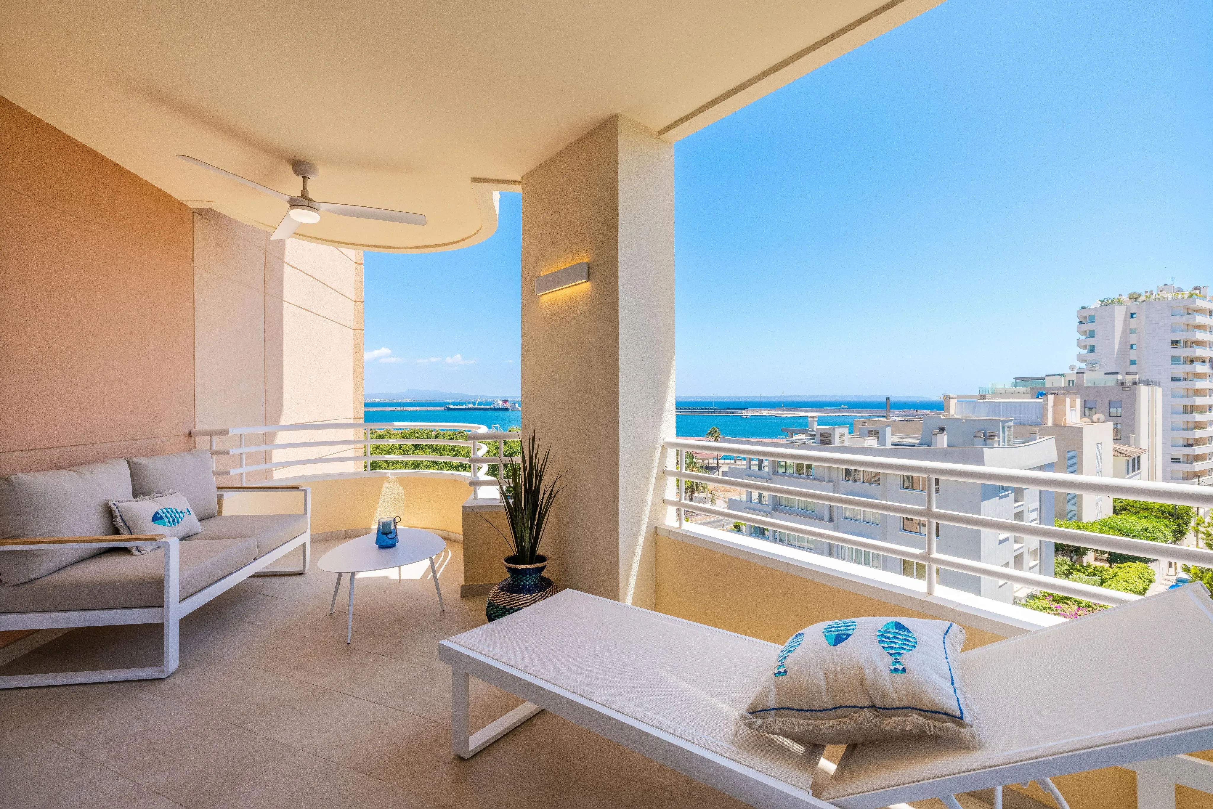 Bright and spacious renovated apartment-2