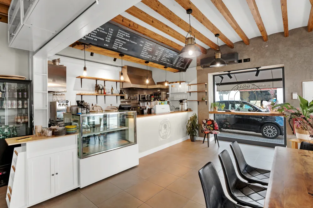 Exclusive Restaurant in the Heart of Santa Catalina-3