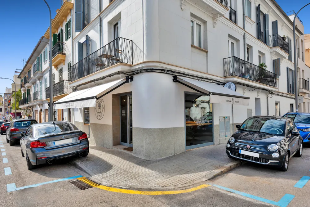 Exclusive Restaurant in the Heart of Santa Catalina-10