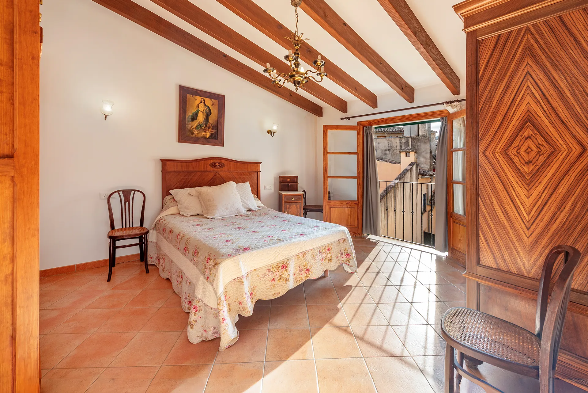 Dom z majorkańskim urokiem i dużym potencjałem biznesowym w samym sercu Pollença-16