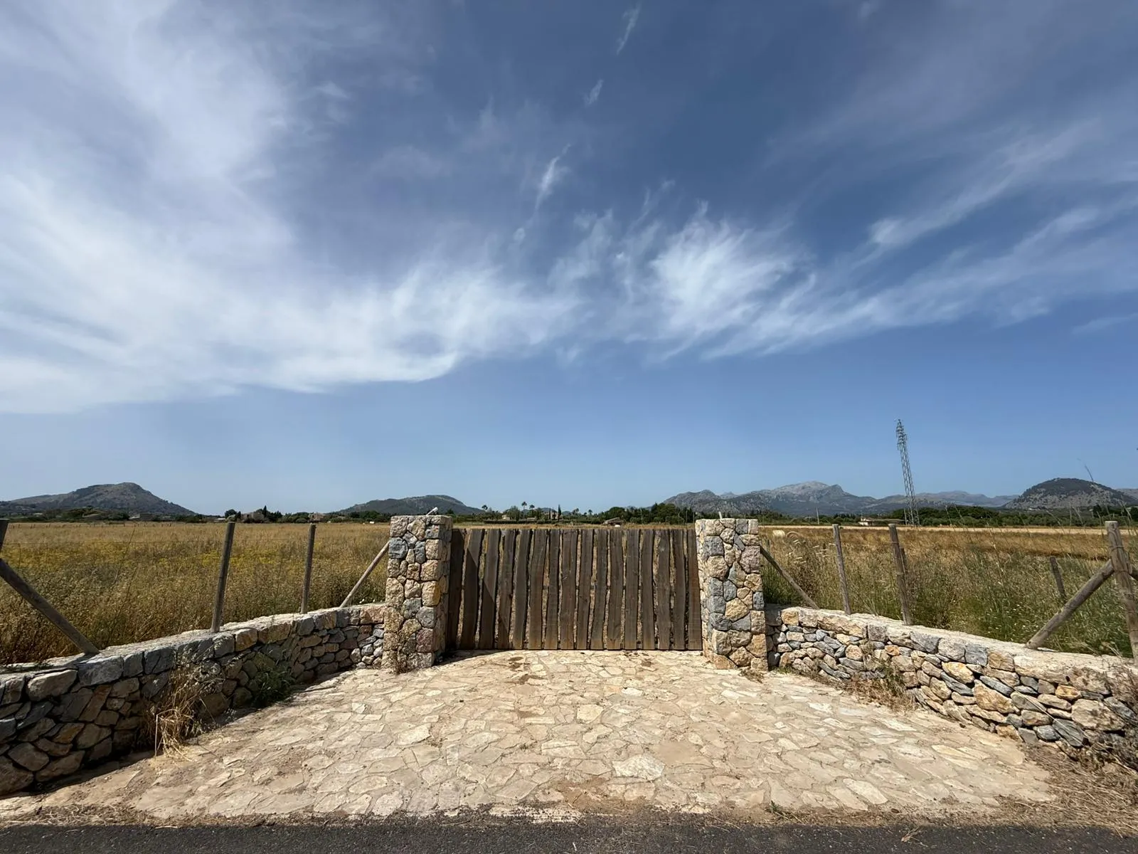 Finca rústica con proyecto de elegante villa mediterránea en ubicación privilegiada-2