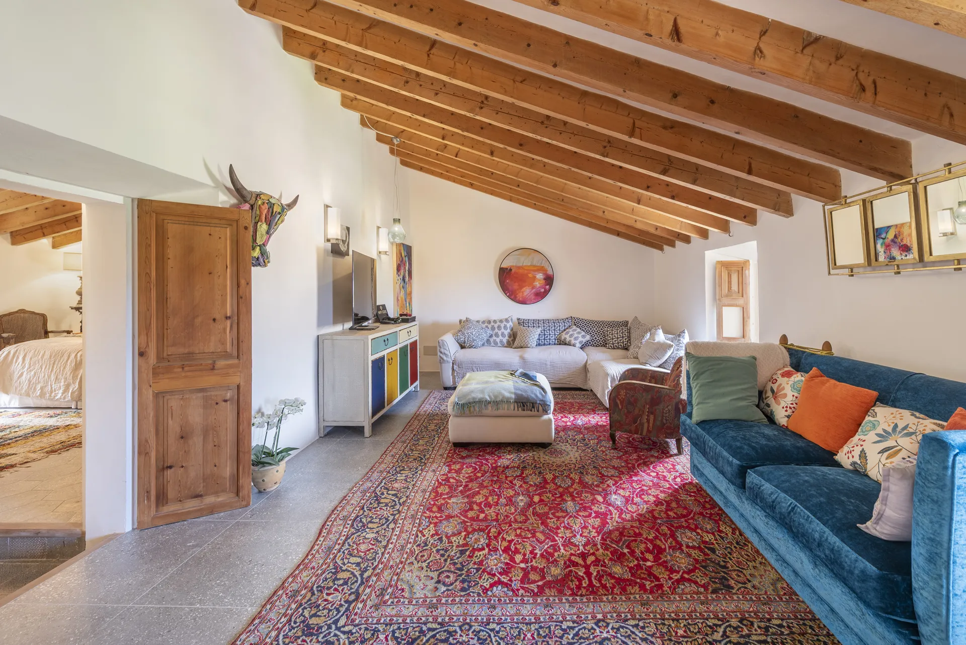 Elegant Deià Hideaway: Classic 5-Bedroom Home with Majestic Mountain Views-18