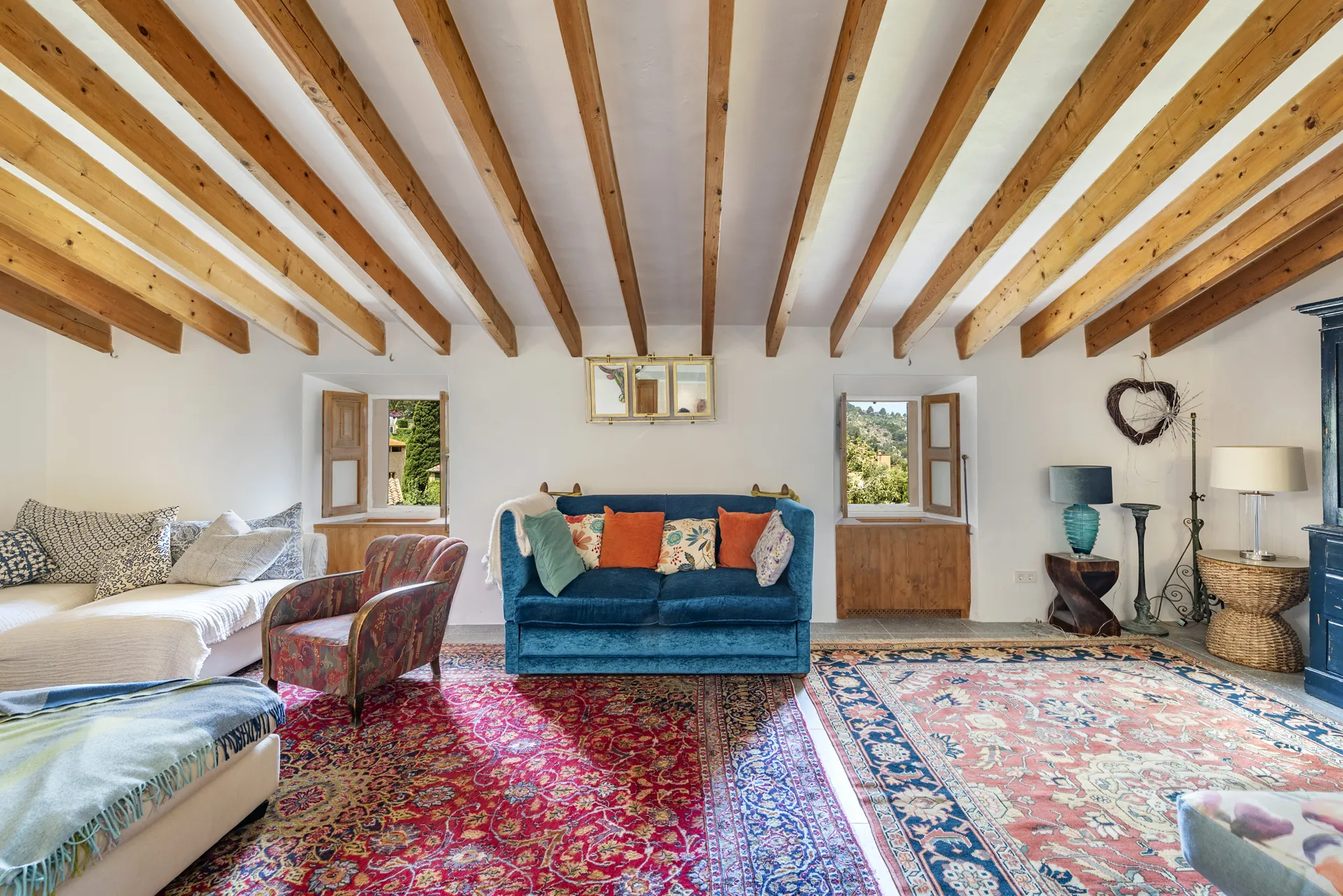 Elegant Deià Hideaway: Classic 5-Bedroom Home with Majestic Mountain Views-17