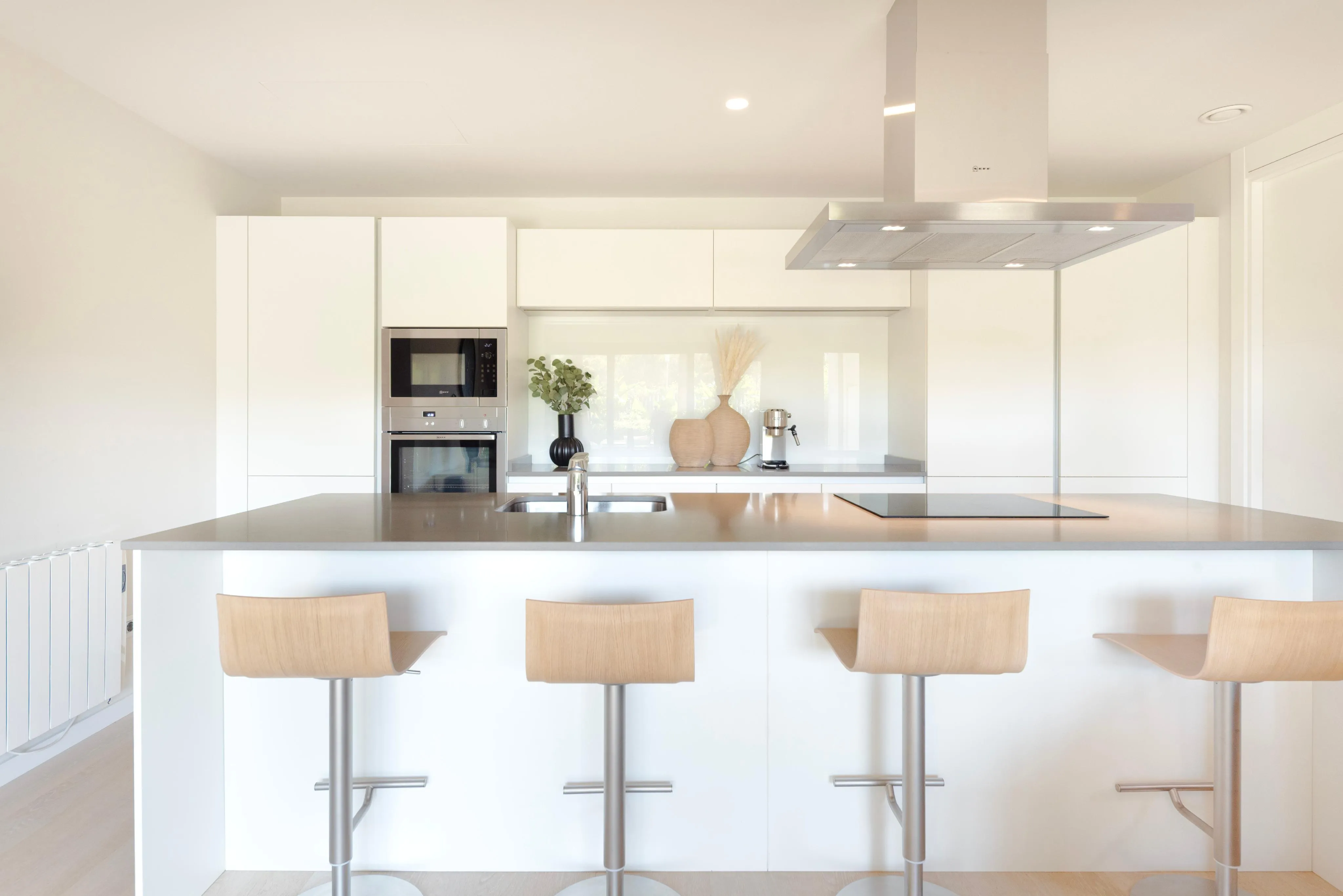 Modern garden apartment in walking distance to Portals-8