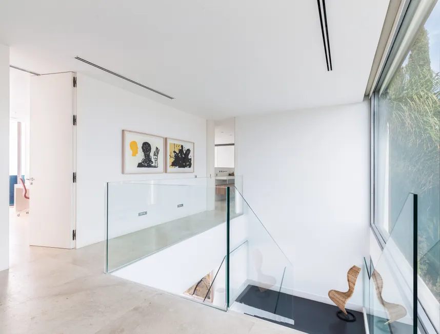 Wakacyjna willa z zapierającym dech w piersiach widokiem na morze-14