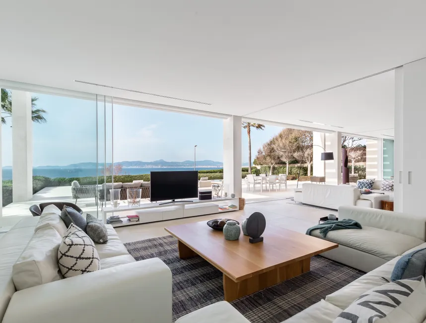 Wakacyjna willa z zapierającym dech w piersiach widokiem na morze-10