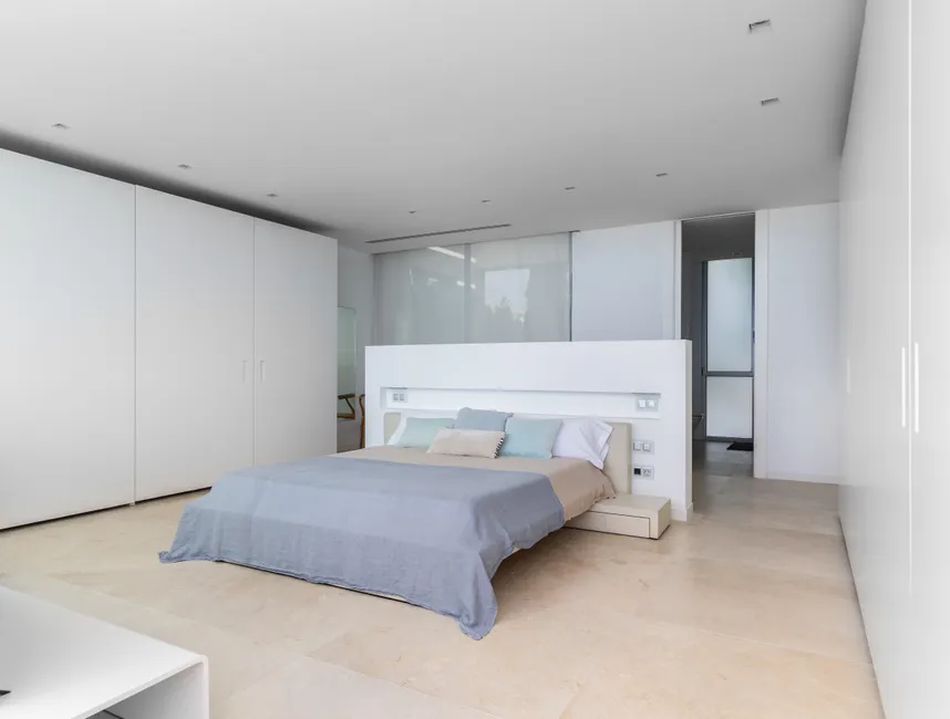 Wakacyjna willa z zapierającym dech w piersiach widokiem na morze-15