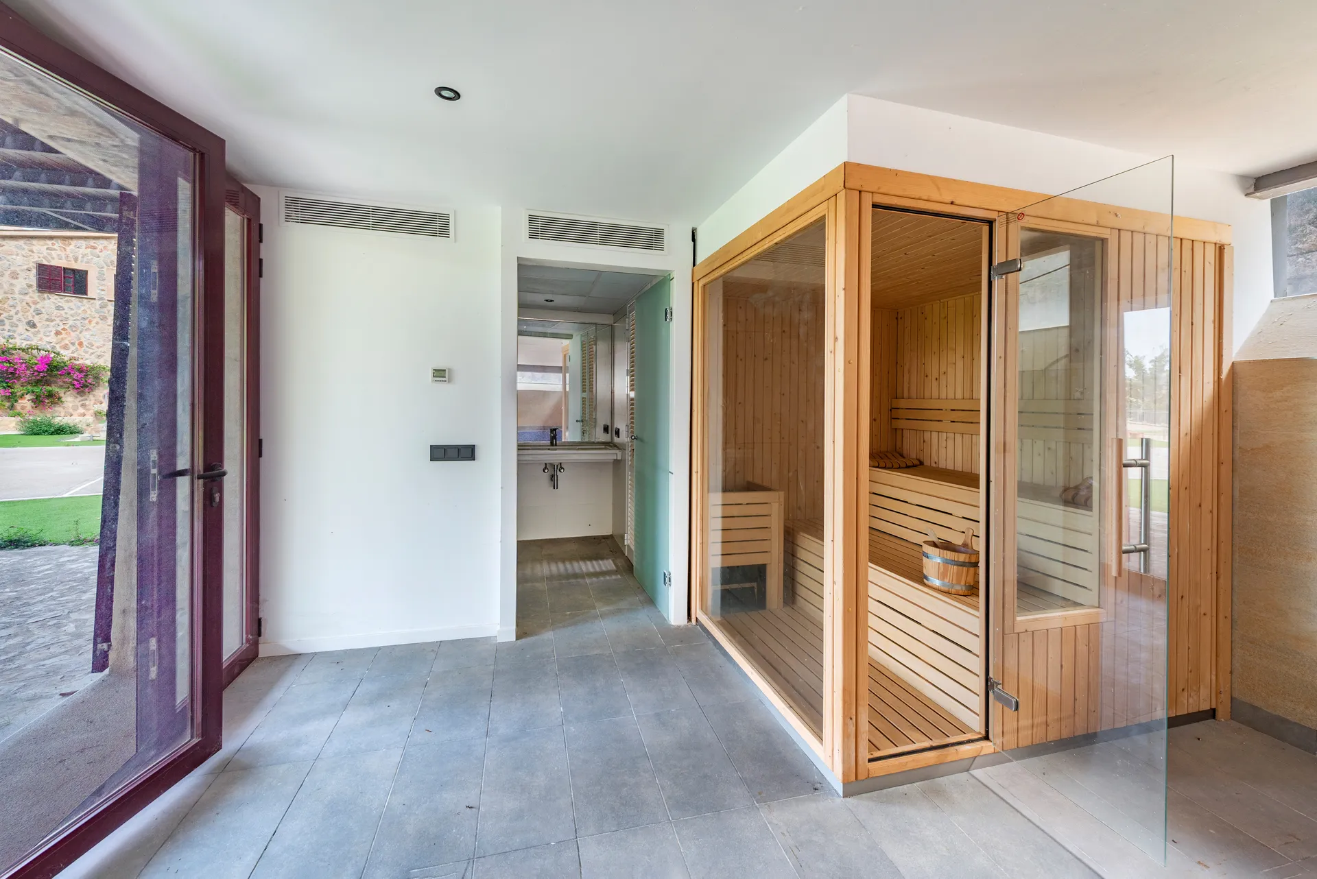 Indrukwekkende villa met bijgebouw in Estellencs-31