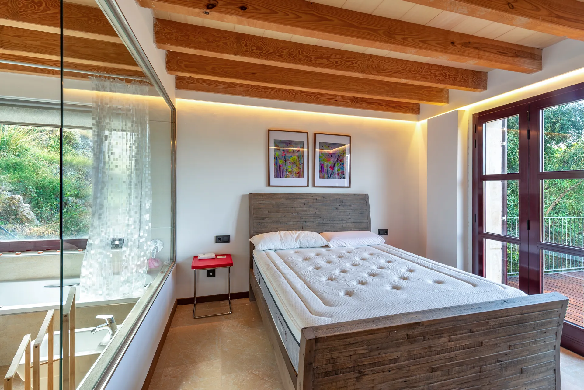 Indrukwekkende villa met bijgebouw in Estellencs-27