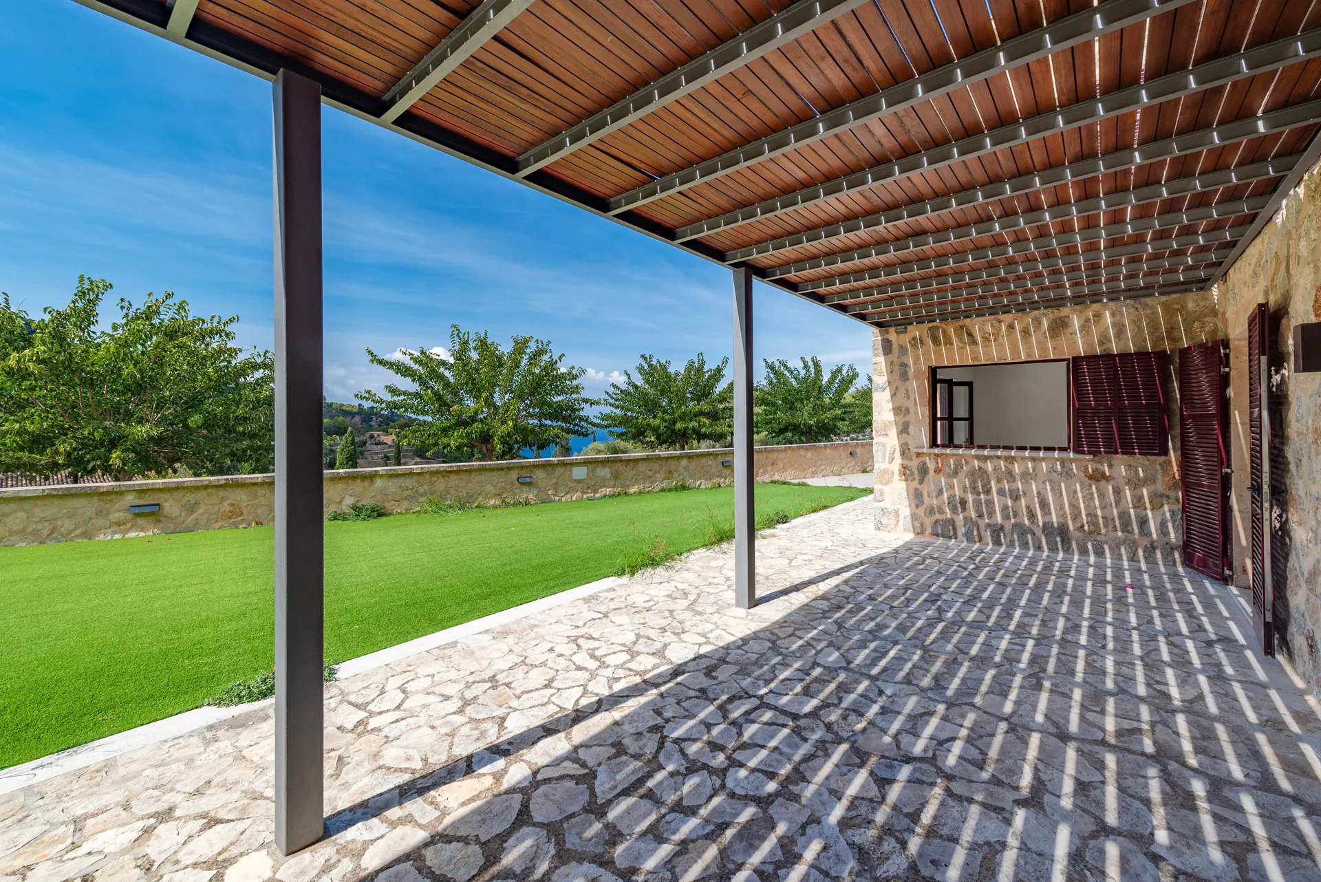 Indrukwekkende villa met bijgebouw in Estellencs-16