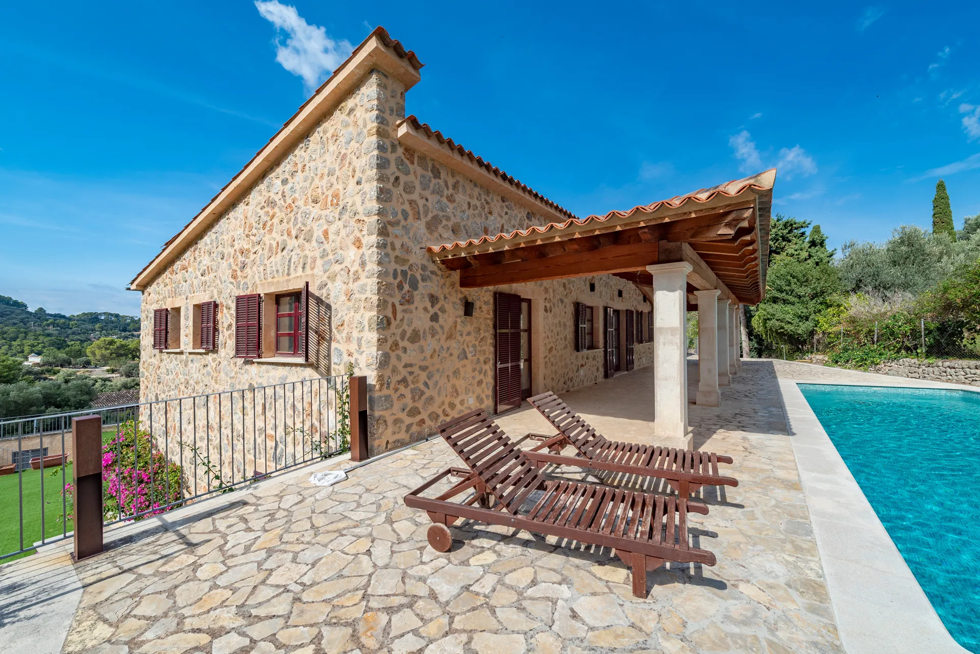 Indrukwekkende villa met bijgebouw in Estellencs-18