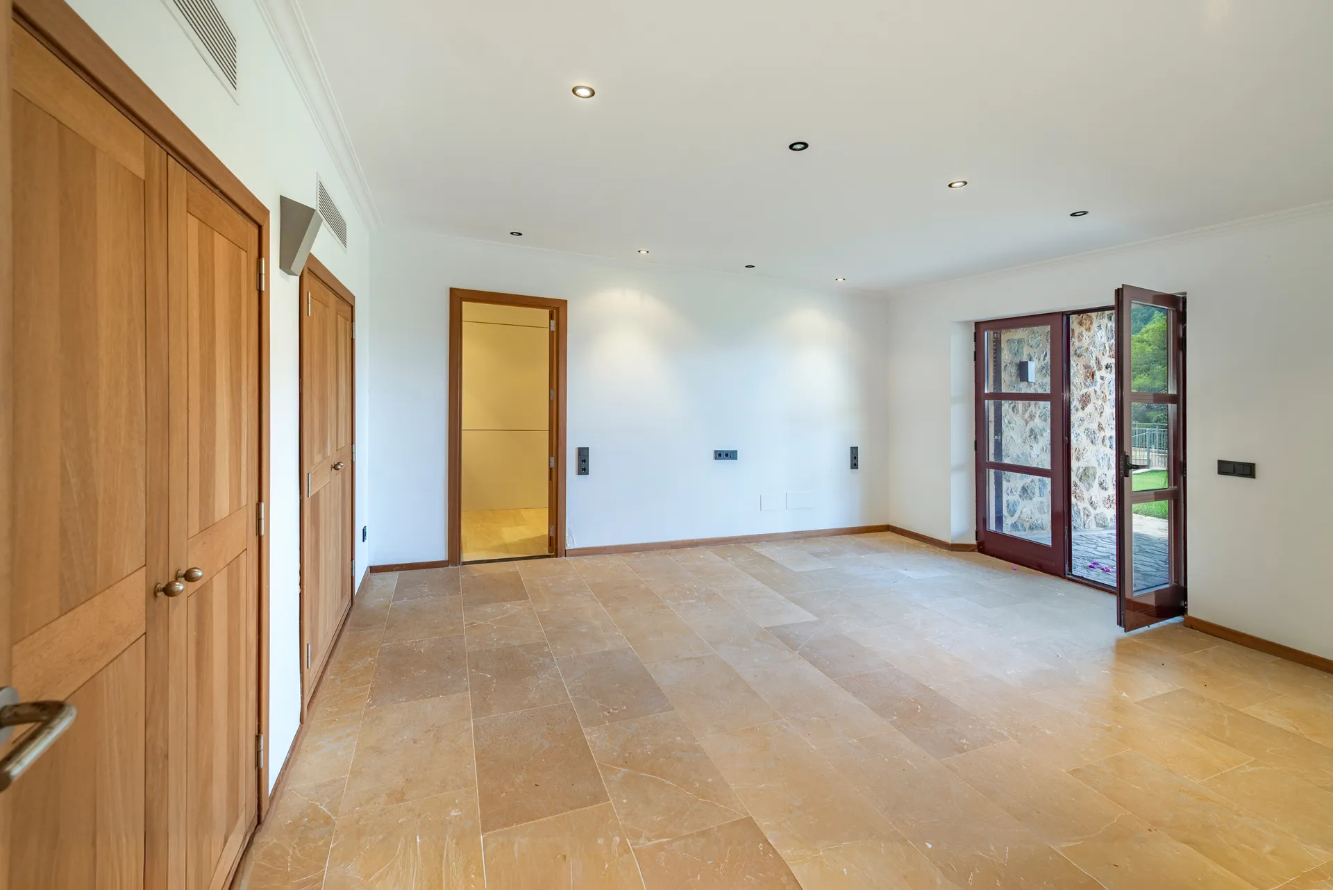 Indrukwekkende villa met bijgebouw in Estellencs-15