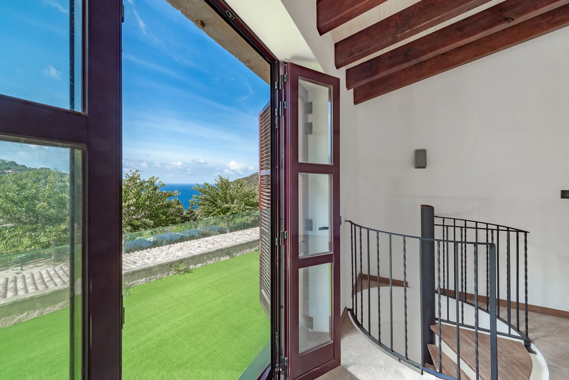 Indrukwekkende villa met bijgebouw in Estellencs-9