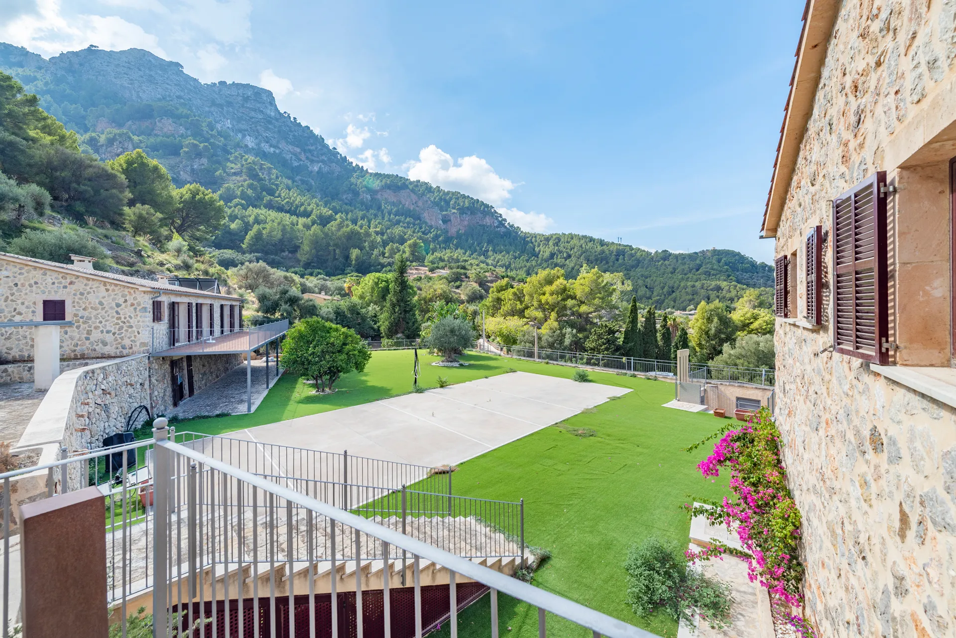 Indrukwekkende villa met bijgebouw in Estellencs-20