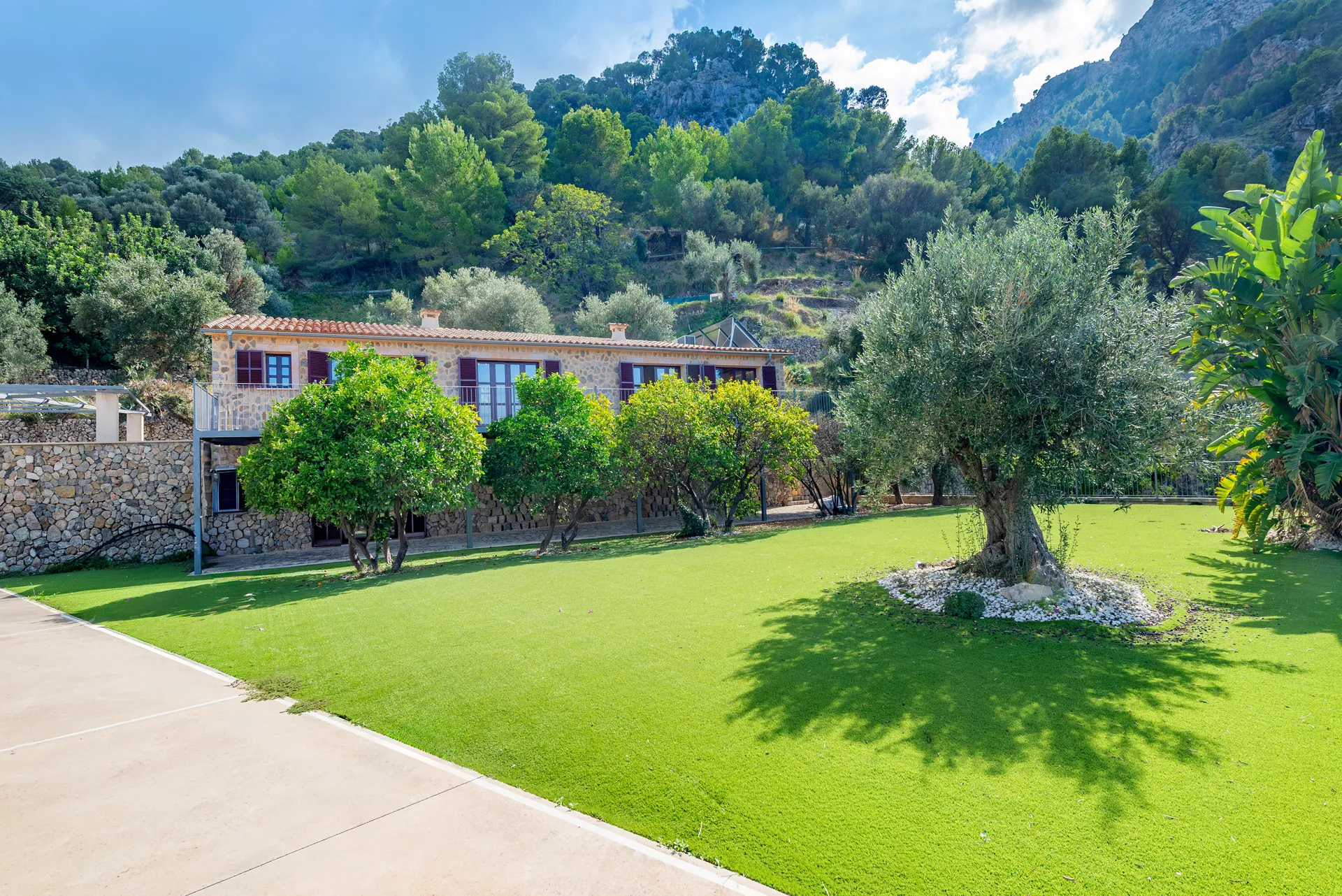 Indrukwekkende villa met bijgebouw in Estellencs-21