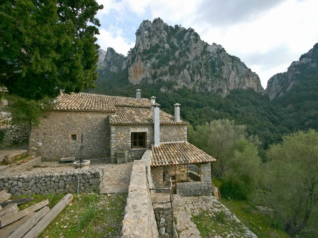 Piękna finca otoczona zieloną przyrodą-8