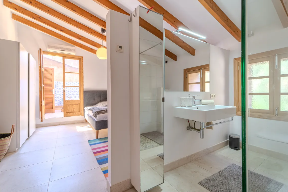 Stylish townhouse with underfloor heating and garage on the outskirts of Son Servera-10