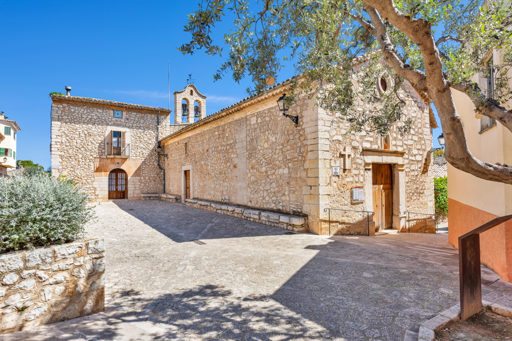 A Mallorcan house with potential for inland tourism in Biniamar-11