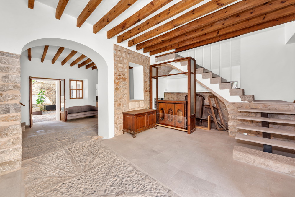 A Mallorcan house with potential for inland tourism in Biniamar-10