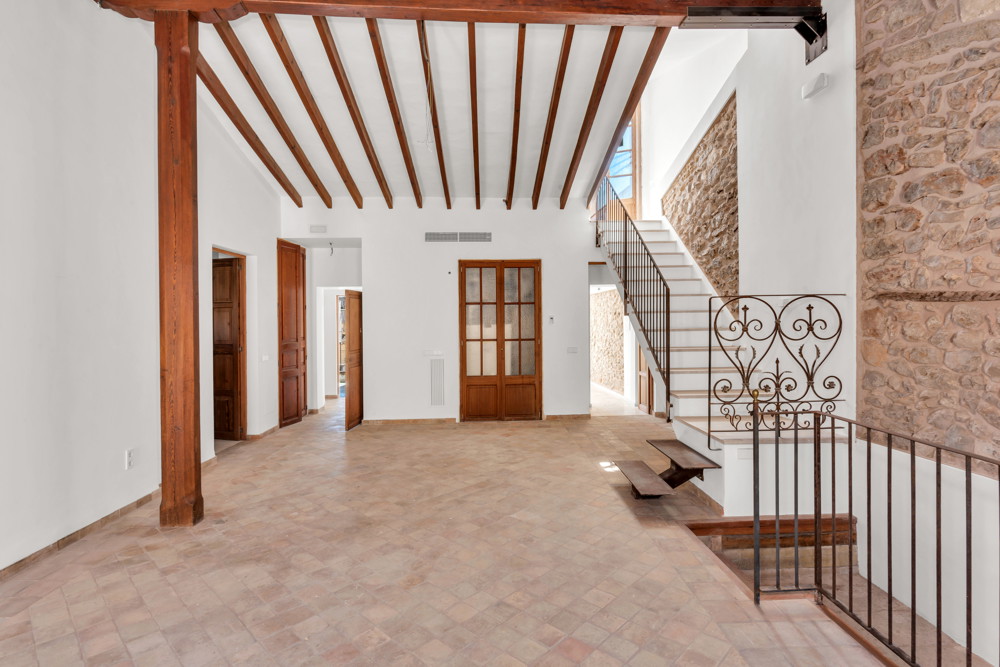 A Mallorcan house with potential for inland tourism in Biniamar-7