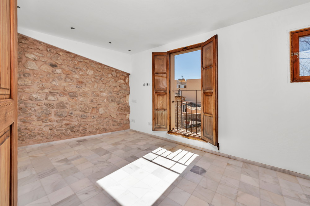A Mallorcan house with potential for inland tourism in Biniamar-6