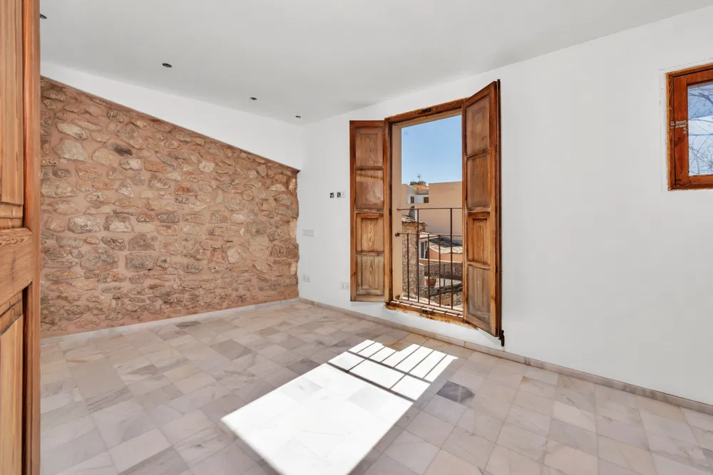 A Mallorcan house with potential for inland tourism in Biniamar-6