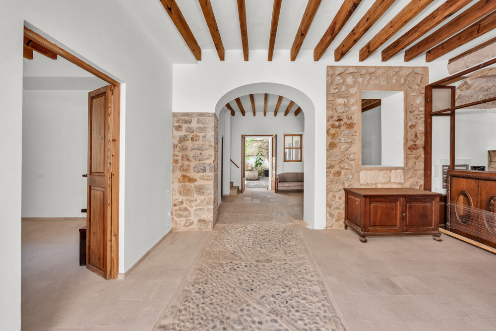 A Mallorcan house with potential for inland tourism in Biniamar-3