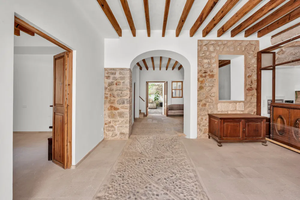 A Mallorcan house with potential for inland tourism in Biniamar-3