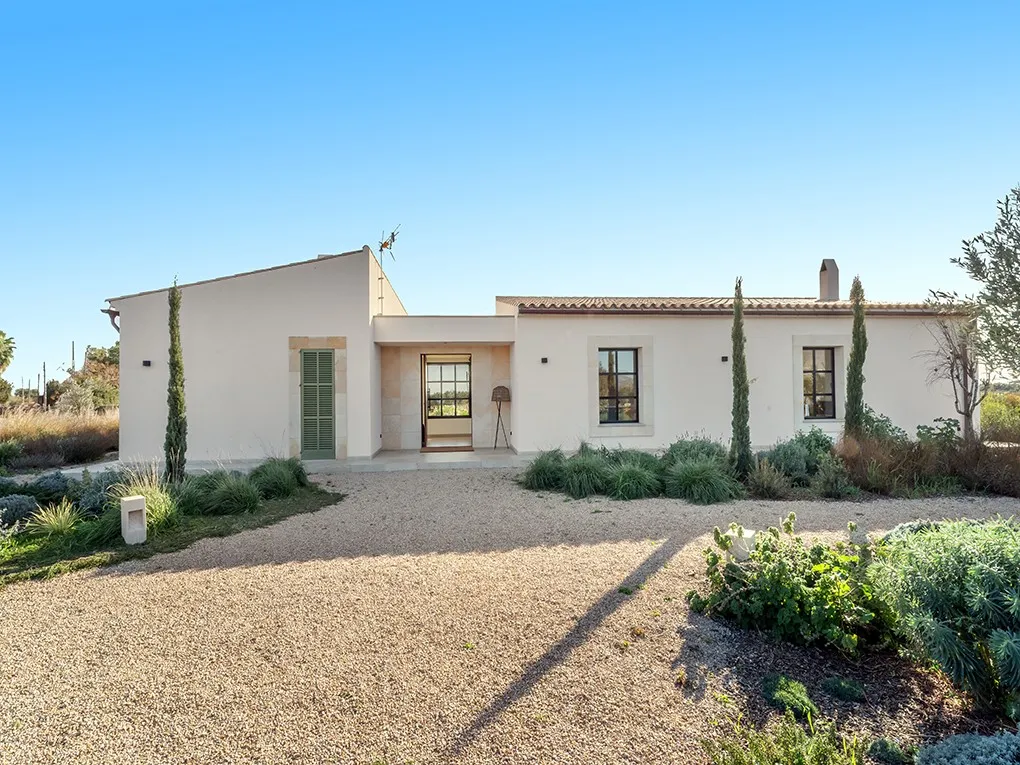 Exclusiva finca de nova construcció en Campos amb vistes magnífiques i tranquil·litat.-2