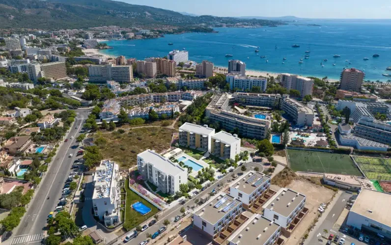 Smuk nybygget lejlighed i gåafstand til stranden