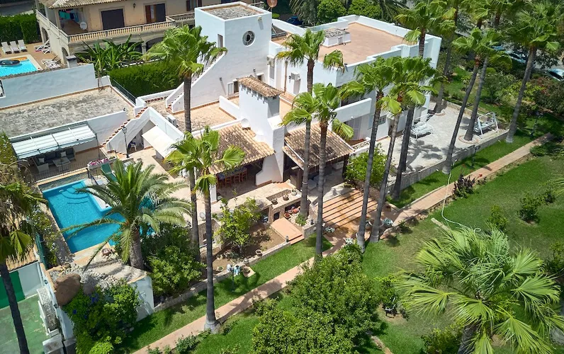 Ruim huis op loopafstand van de zee