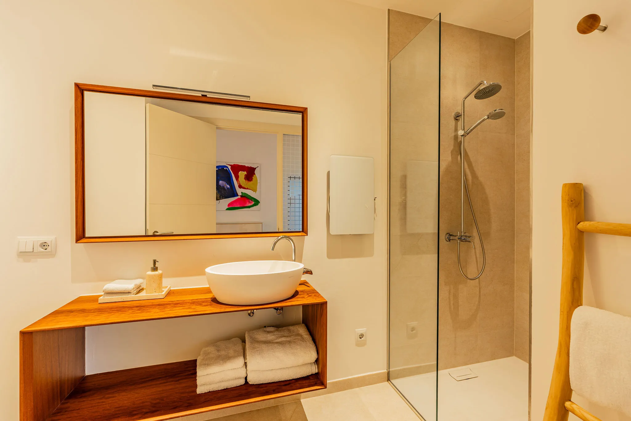 Oasis urbaine avec piscine et charme historique-12