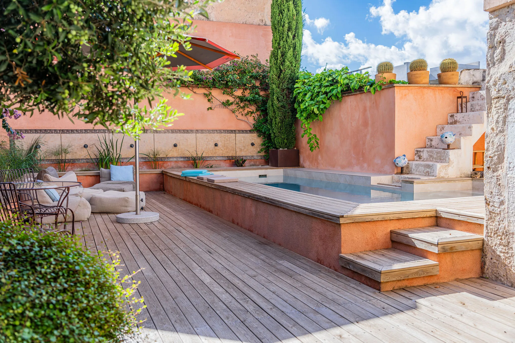 Oasis urbaine avec piscine et charme historique-2