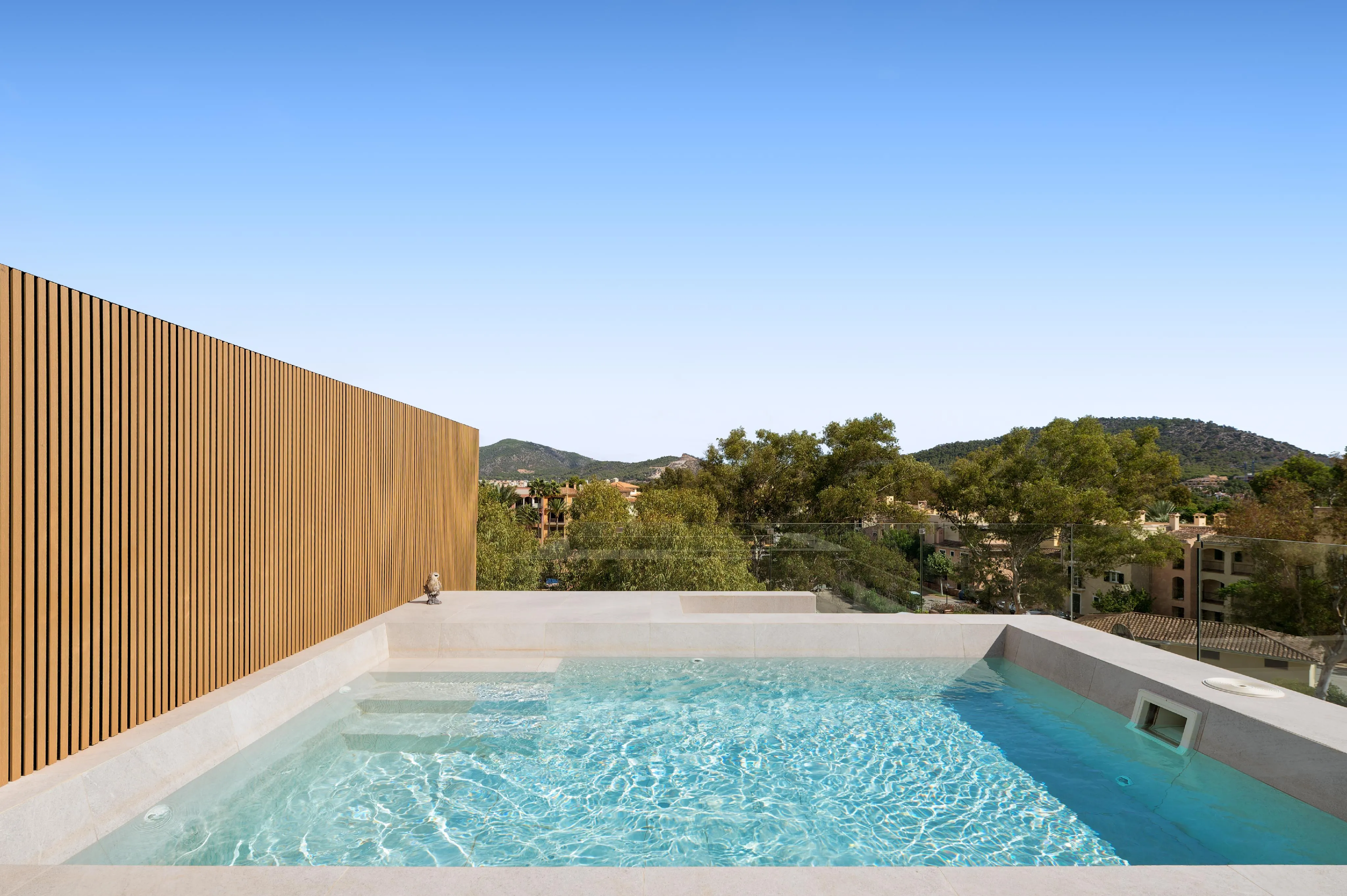 Penthouse in nice community with private roof terrace-2