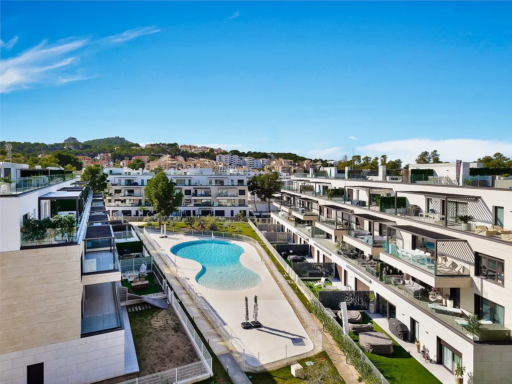 Penthouse in nice community with private roof terrace-18