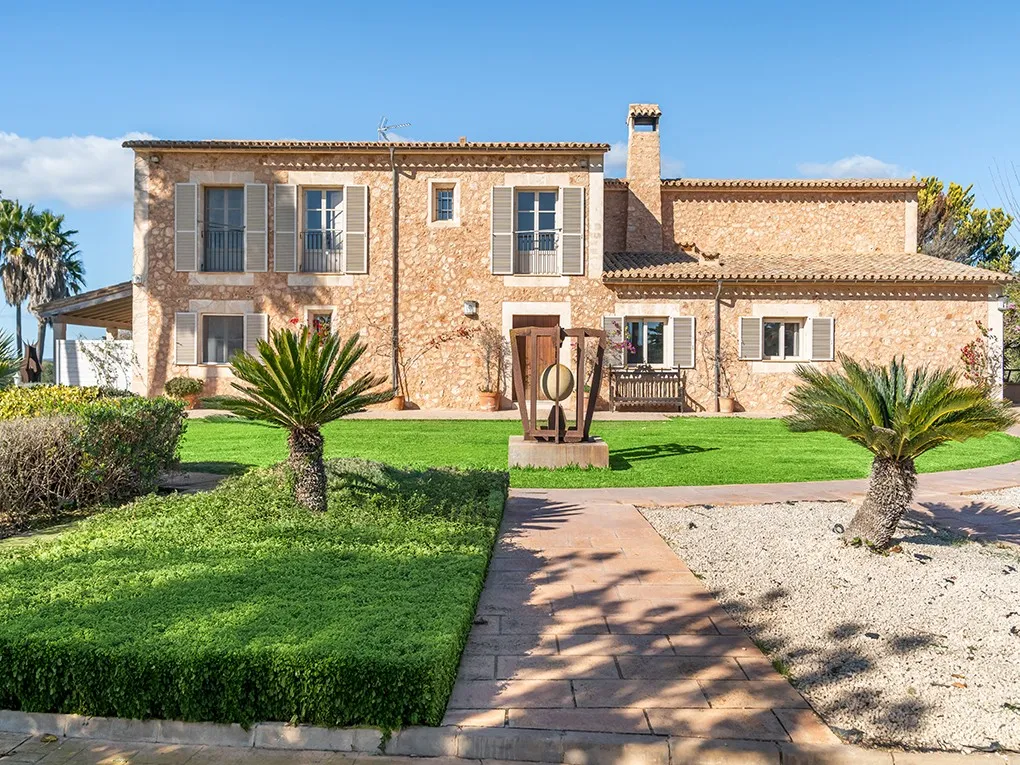 Finca entre Santanyi et Campos avec licence de location et sa propre oliveraie-1