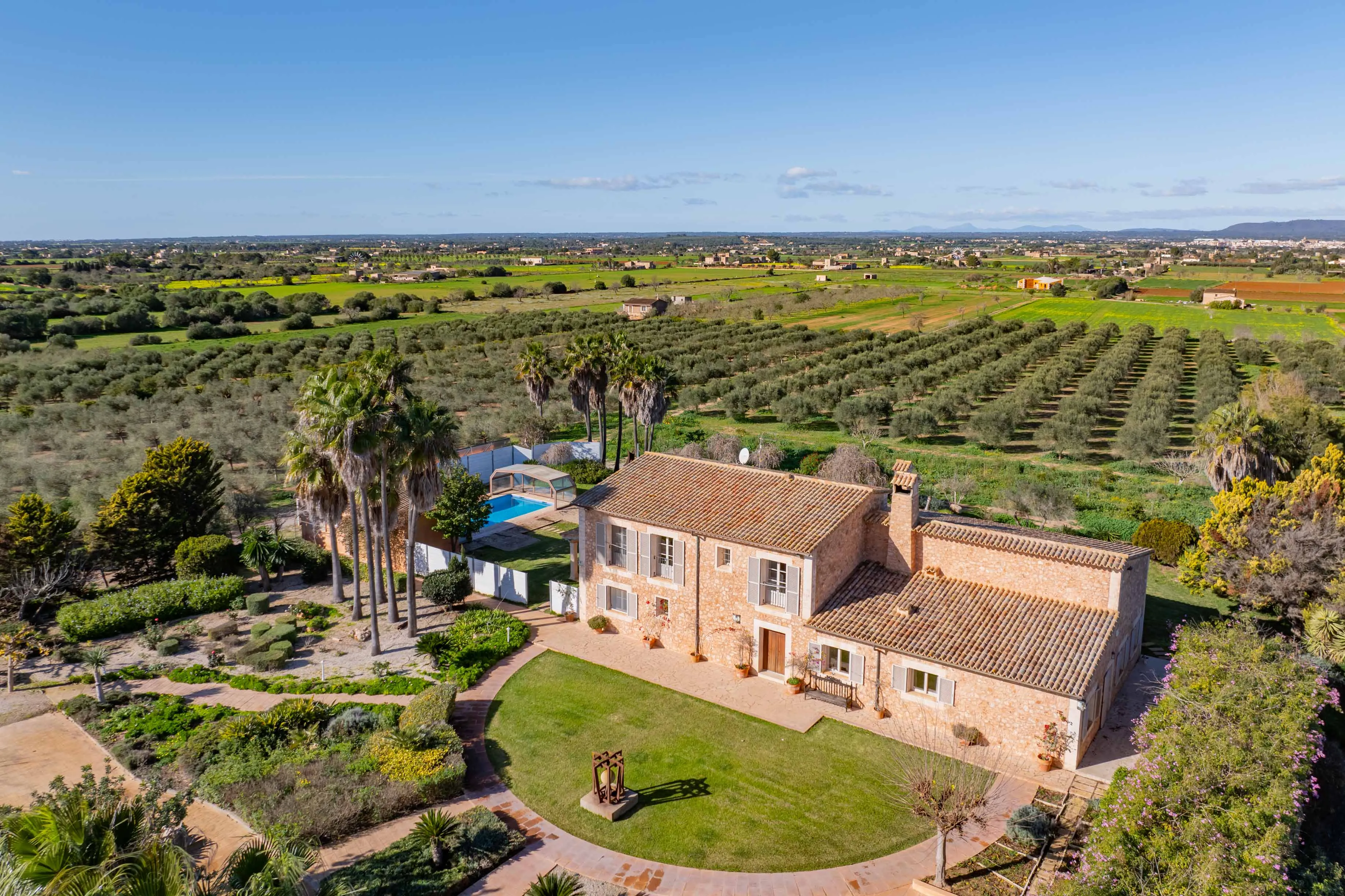 Finca tra Santanyi e Campos con licenza di affitto e piantagione di olivi di proprietà-2