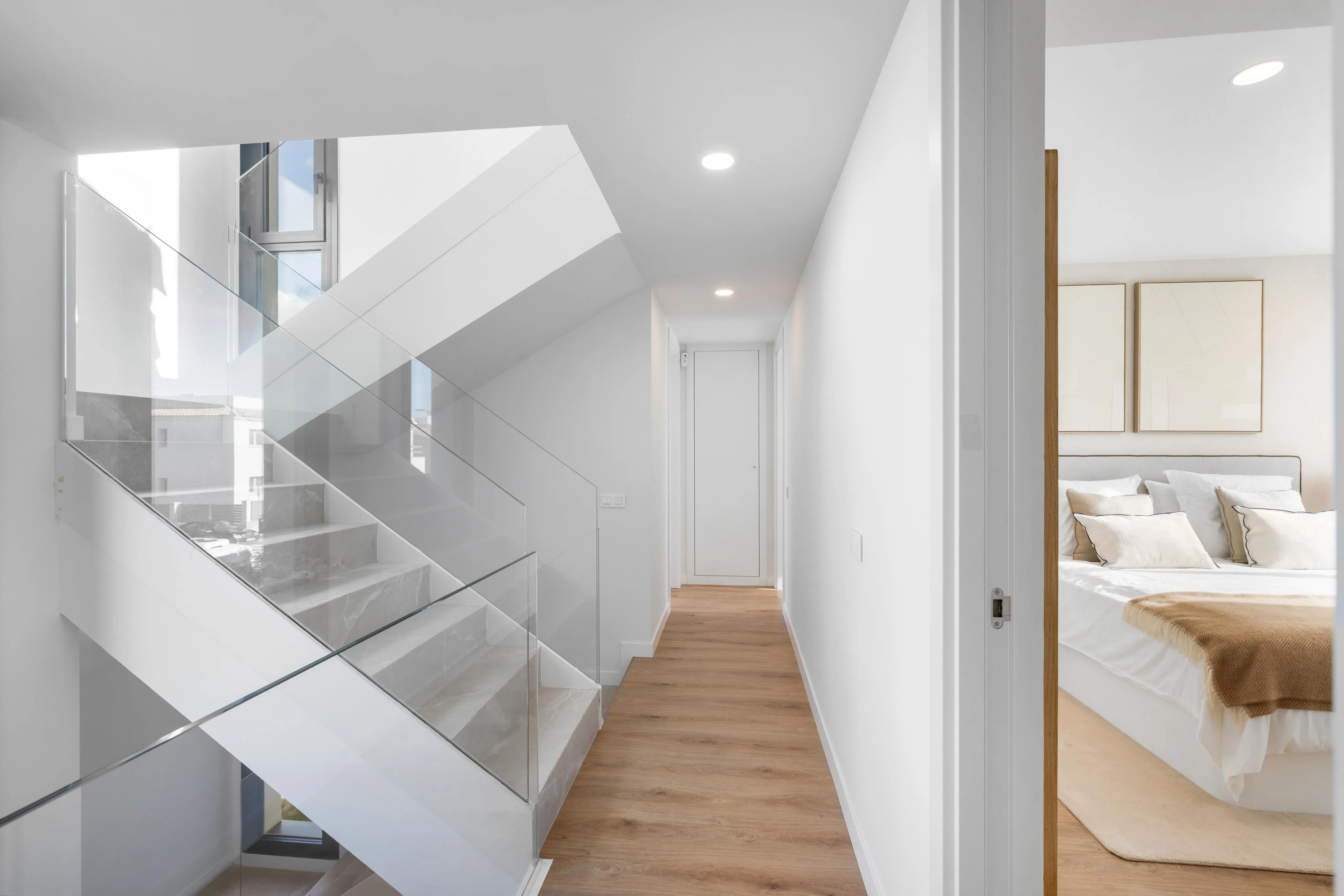 Nyt moderne hus med pool-10