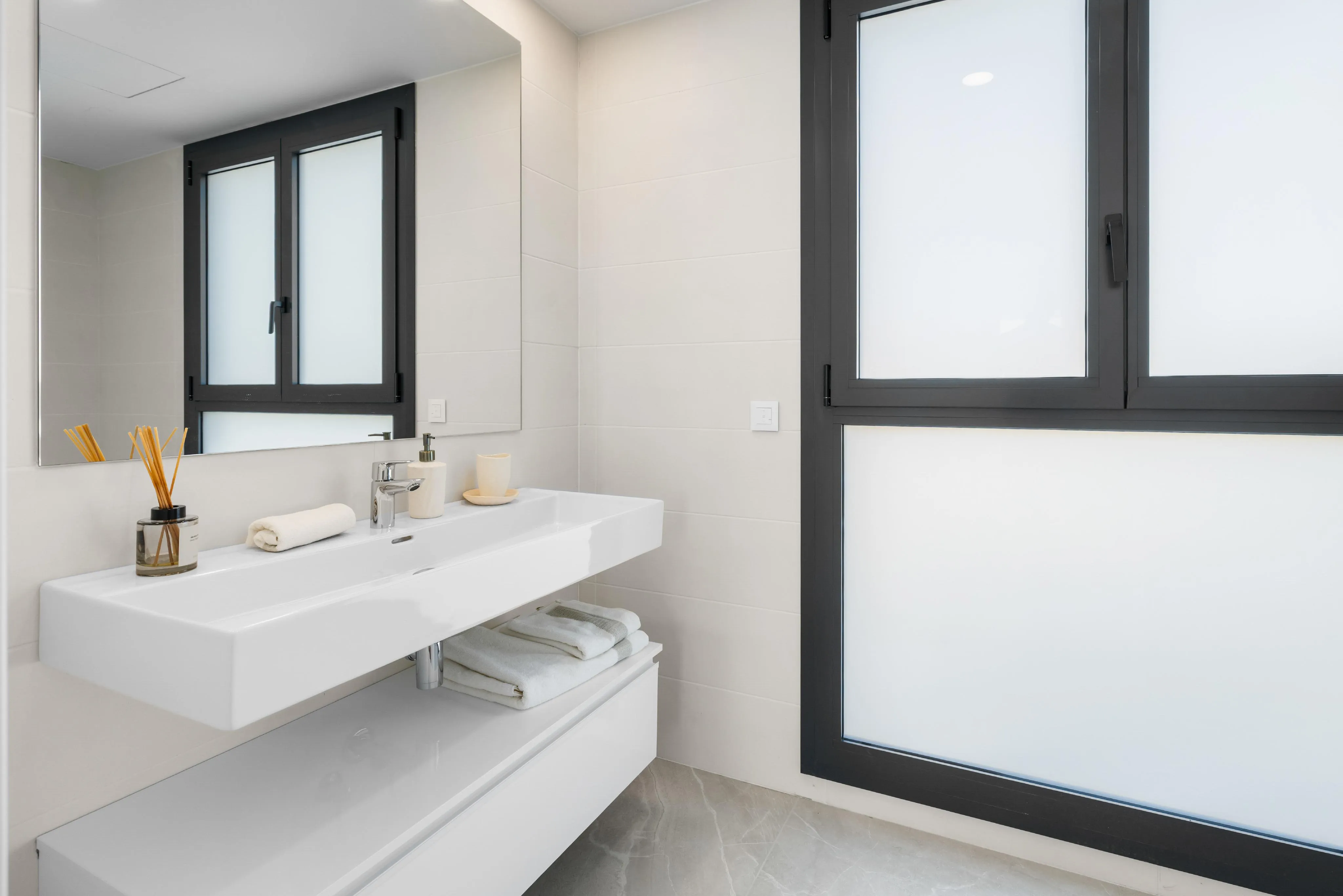 Nyt moderne hus med pool-8