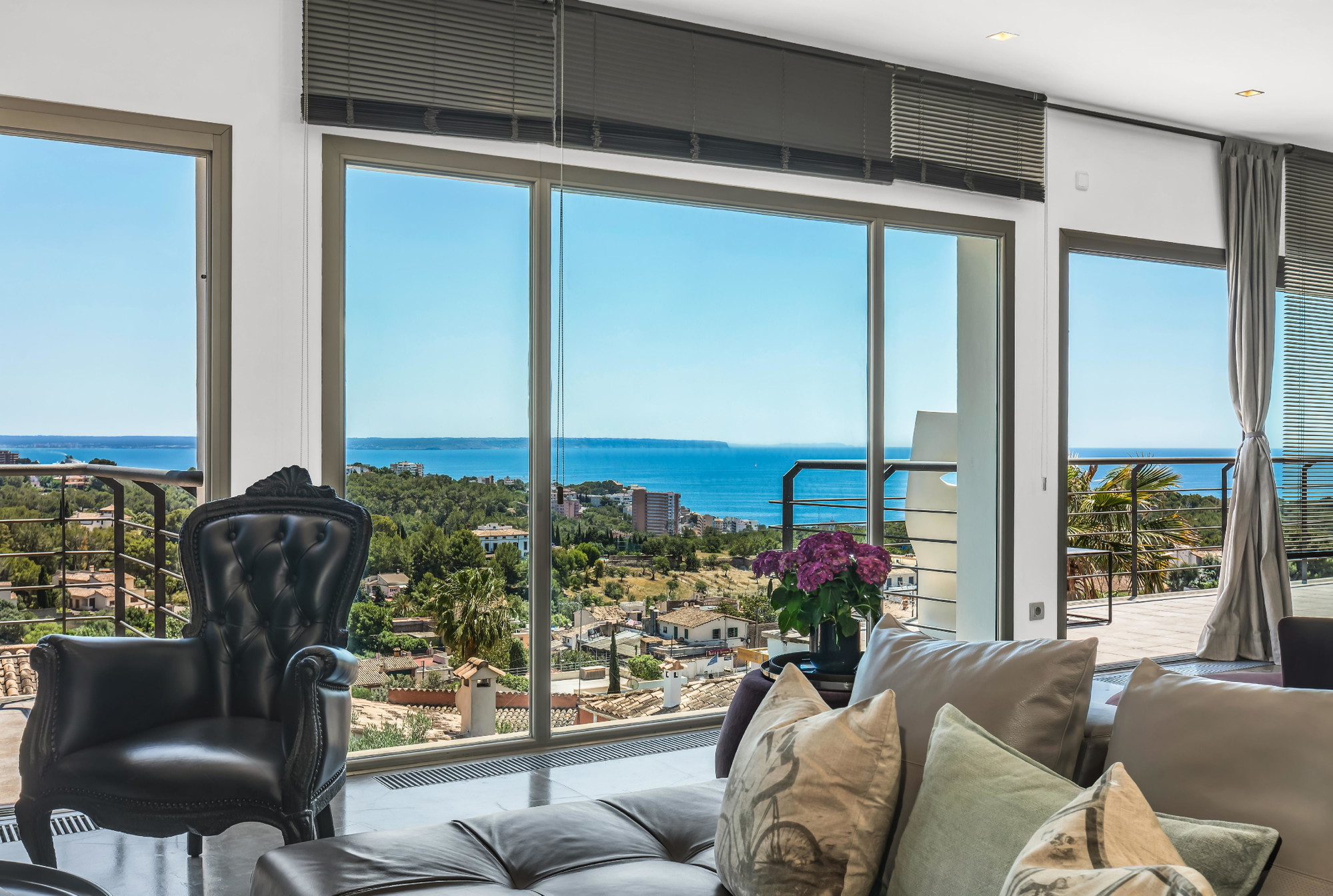 Una vila per a enamorar-se amb vistes panoràmiques al mar-5