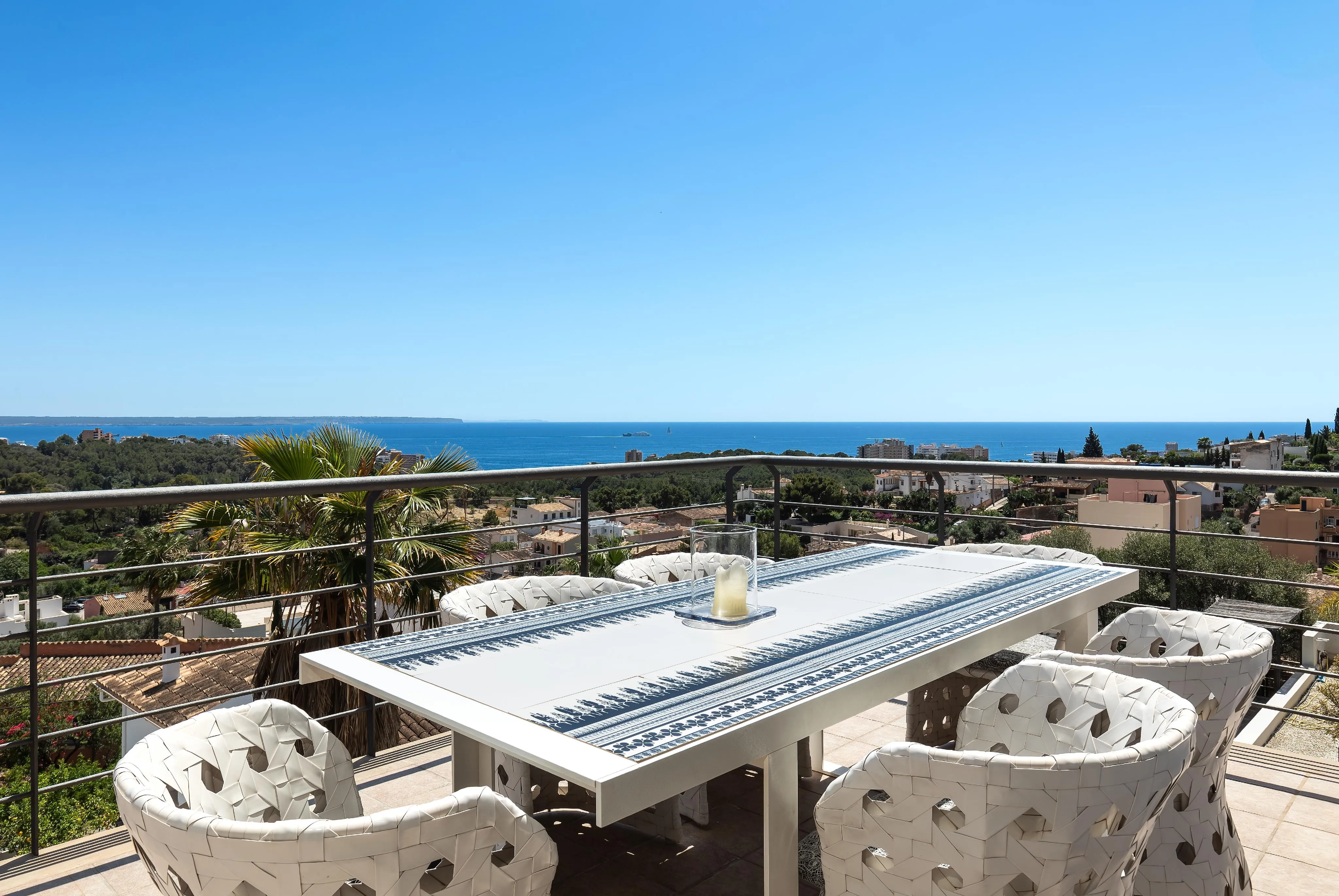 Una vila per a enamorar-se amb vistes panoràmiques al mar-13