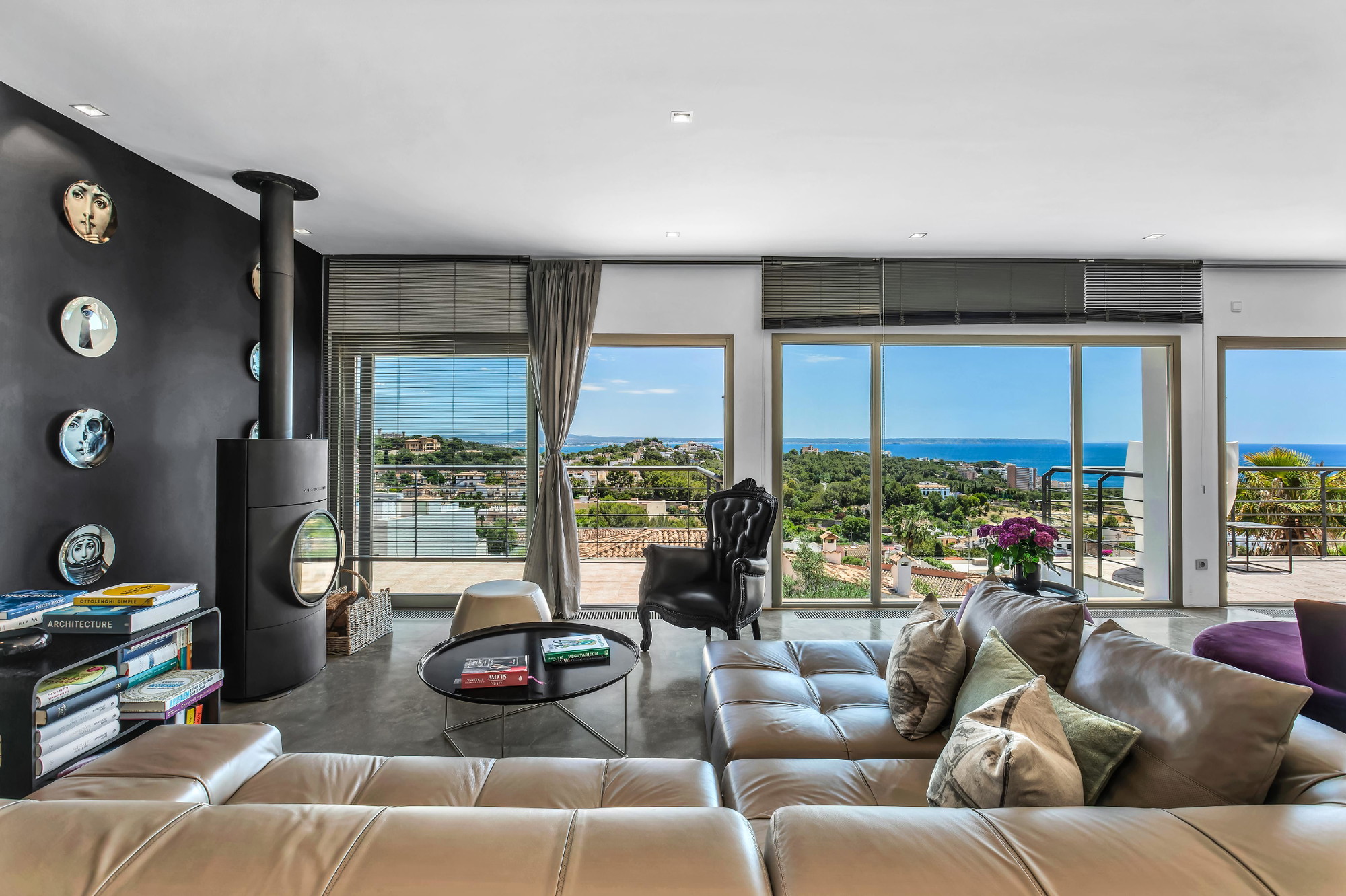 Una vila per a enamorar-se amb vistes panoràmiques al mar-4