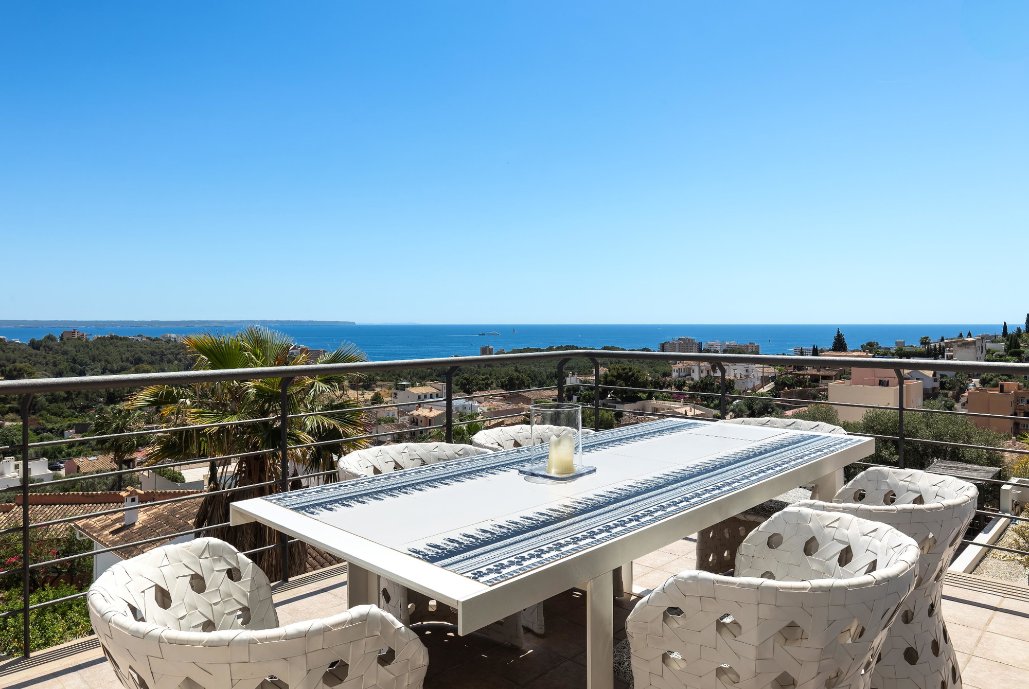 Una vila per a enamorar-se amb vistes panoràmiques al mar-13
