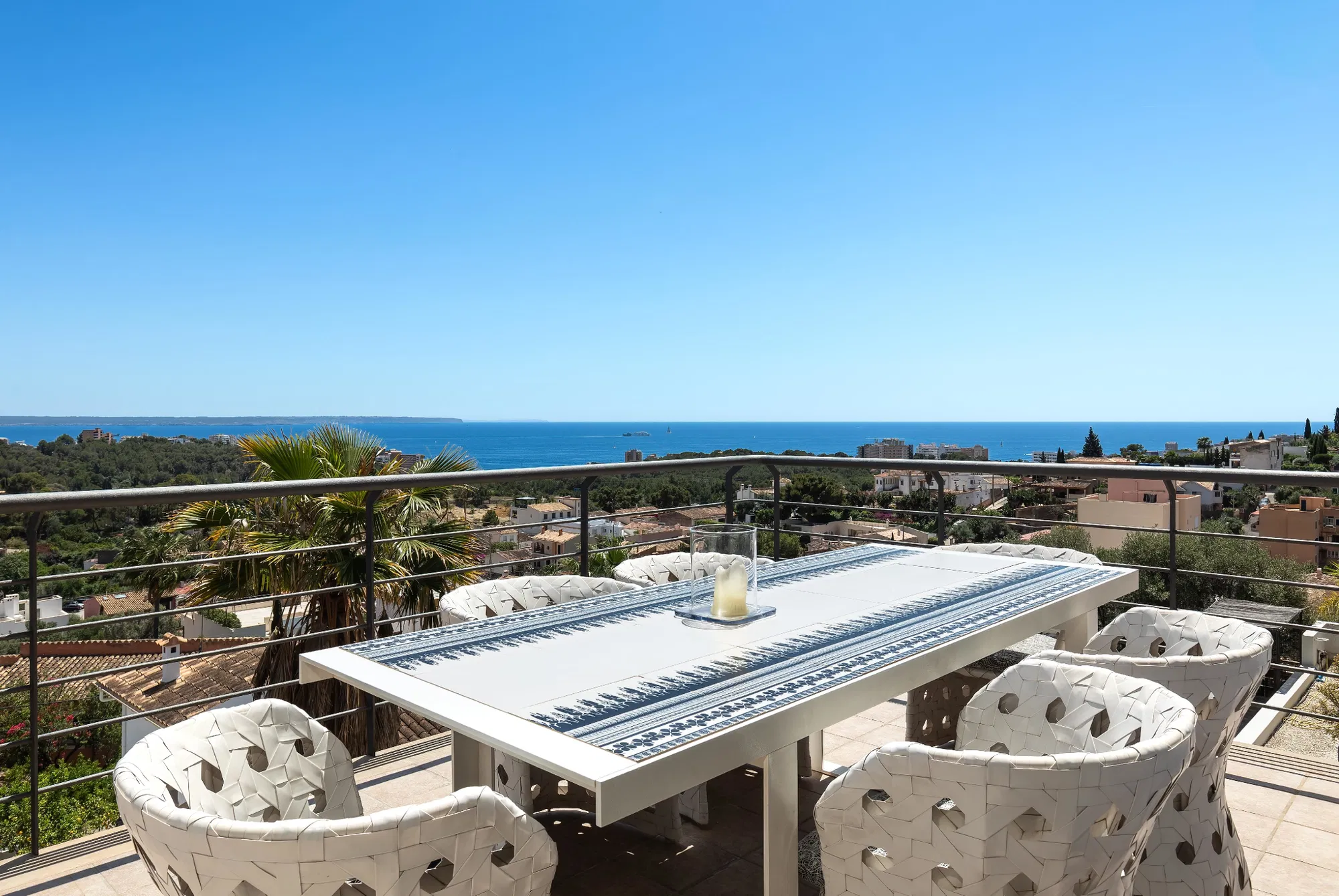 Una vila per a enamorar-se amb vistes panoràmiques al mar-13