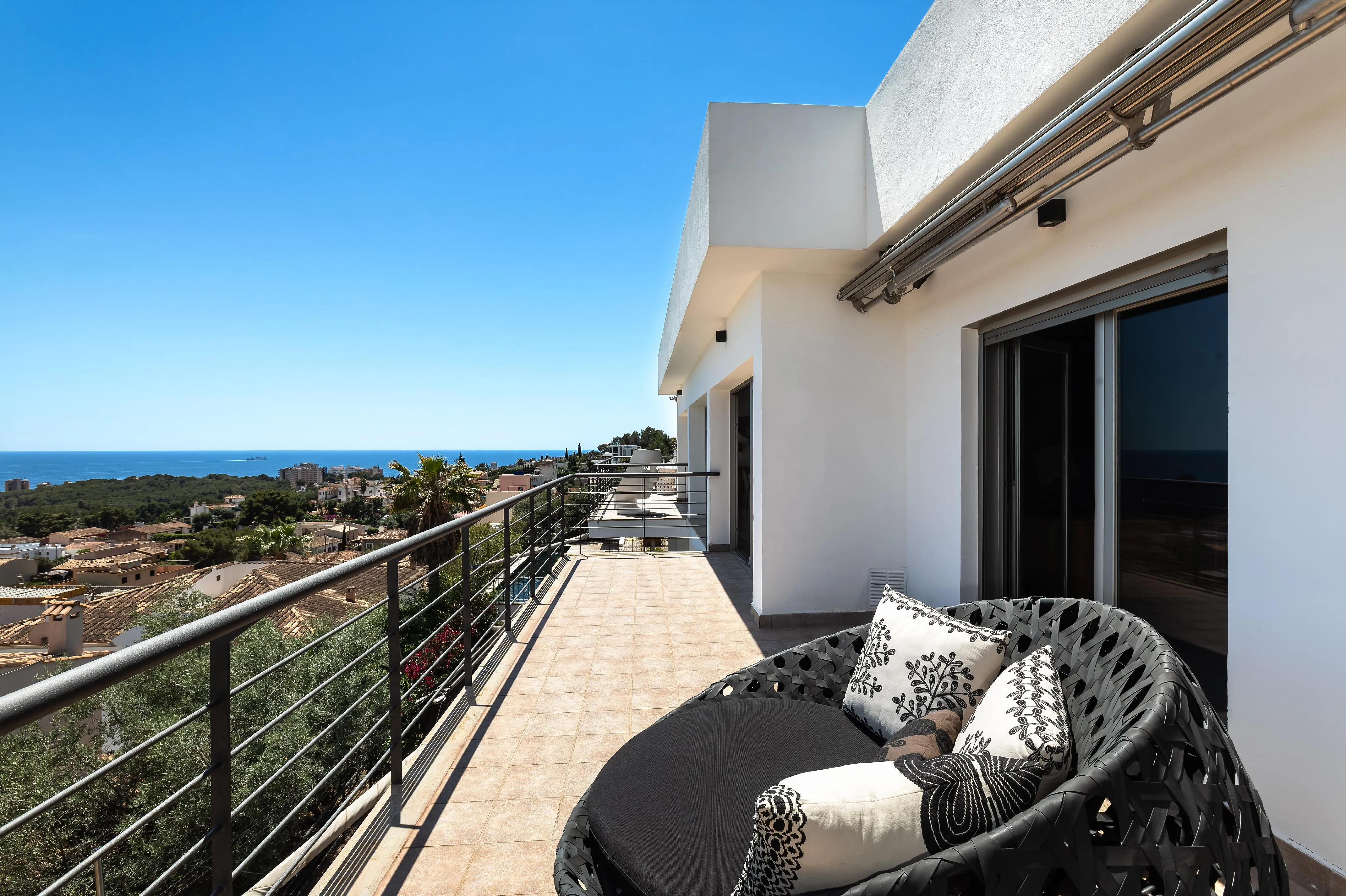 Una villa da innamorare con vista panoramica sul mare-12