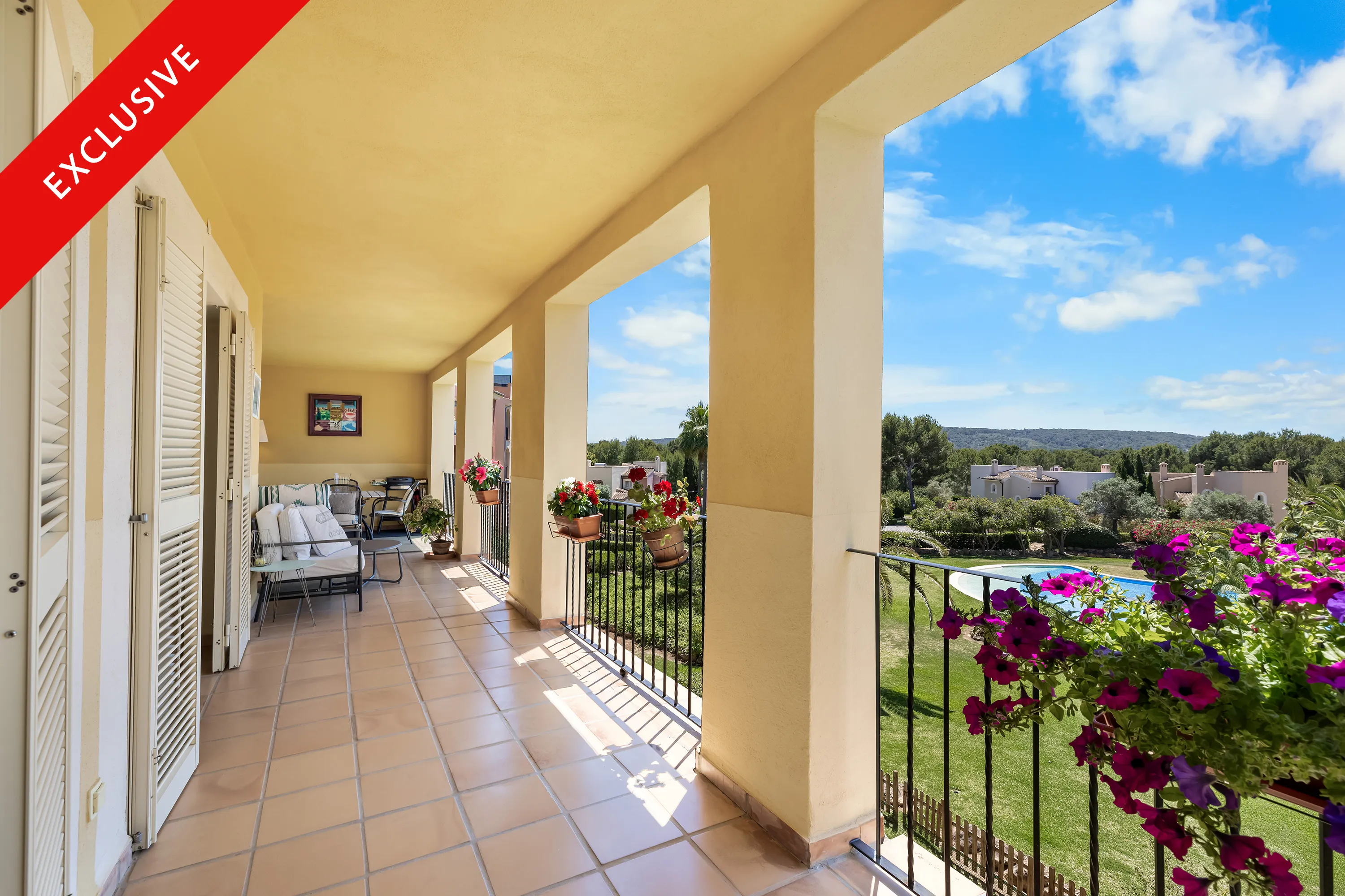 Sydvendt lejlighed i populært boligkompleks i Santa Ponsa-1